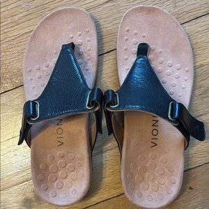 Vionic Black Slide Sandals, worn once!!